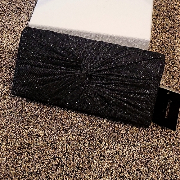 NWT D'margeaux black glitter clutch with chain - Picture 1 of 5